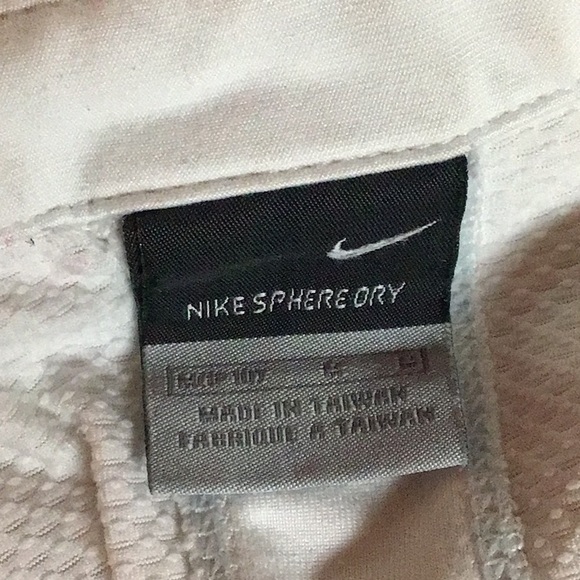 Nike - Picture 3 of 3